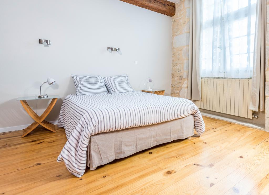 Chambres D'Hotes Le Relais Des Remparts Rions Kültér fotó